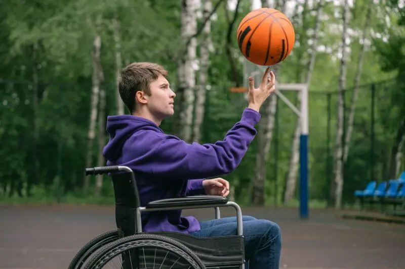 Jeune homme handicapé